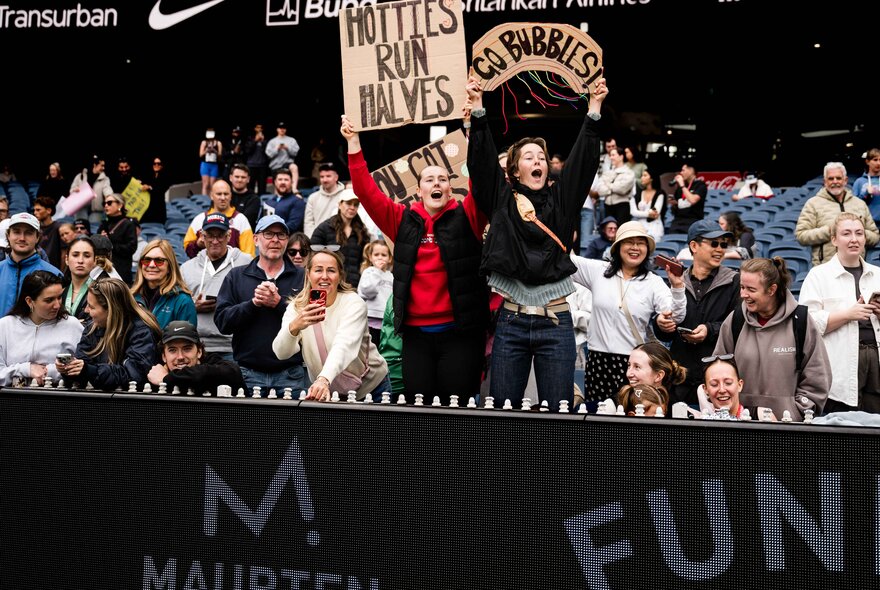 M14HF01 VERIFIED · Nike Melbourne Marathon Festival · 880x590